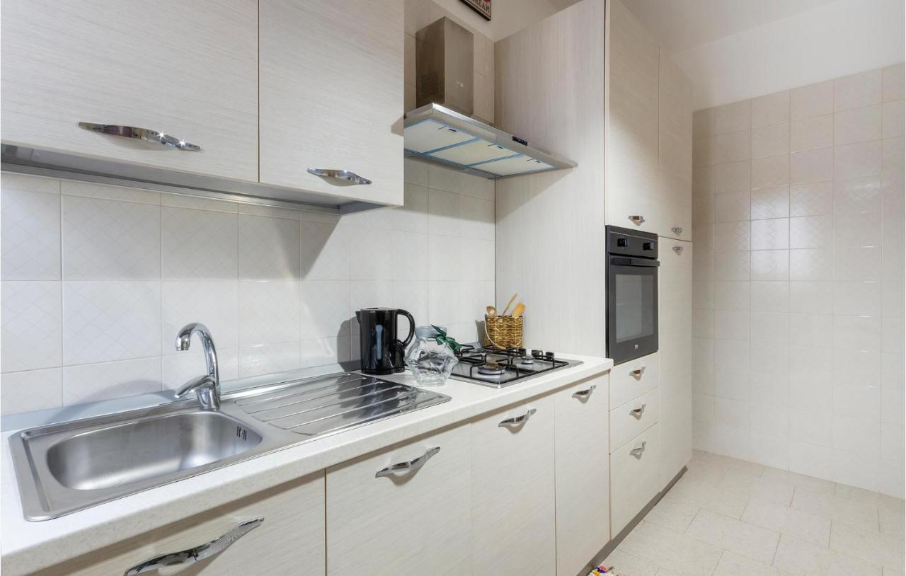 Lovely Apartment In Carovigno With Kitchen Екстер'єр фото